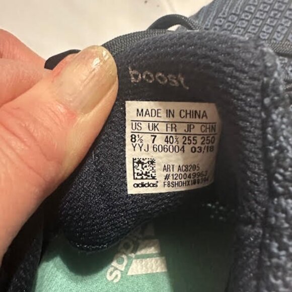 adidas Women's Ultraboost Parley Running shoe size 8.5 - Picture 9 of 13